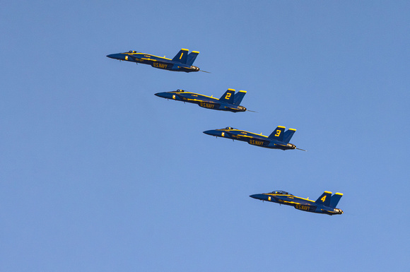 15- 0142 Blue Angels FA-18 Super Hornet